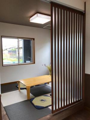 和紙畳を敷いたダイニング