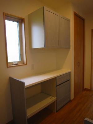 　食器棚・背面カウンター